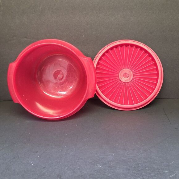 3 Assorted Sized Tupperware Containers - Picture 7 of 11